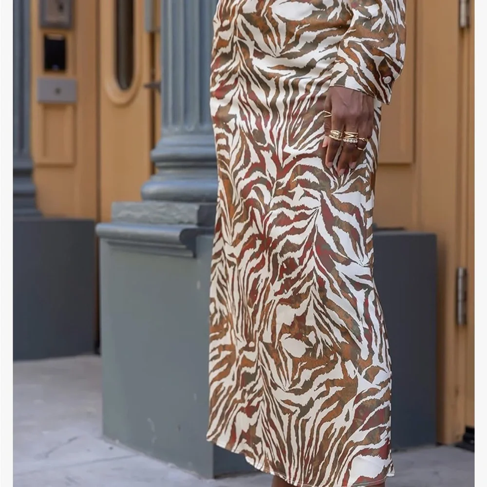 The Drop NWT CREAM BROWNS METALIC ANIMAL SATINY Print MIDI MAXI Skirt - Picture 6 of 7